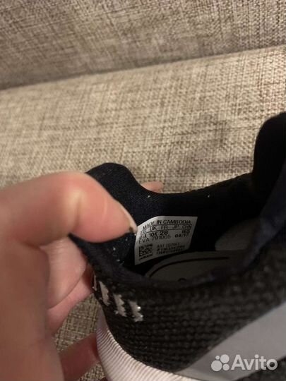 Кроссовки adidas 28
