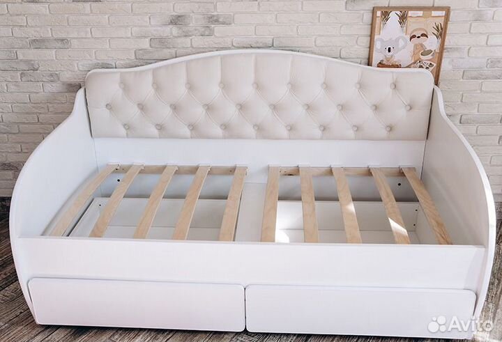 Детская кровать тахта с мягкой спинкой