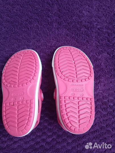 Сандали для девочки crocs