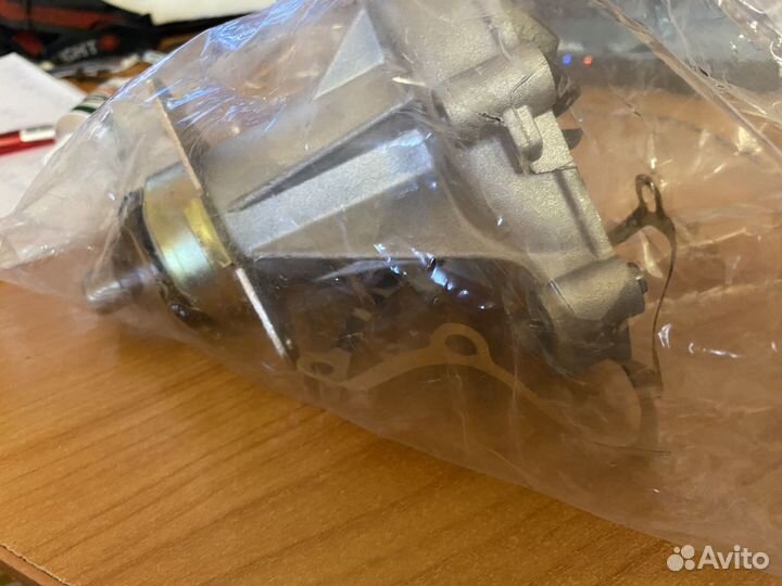 Водяная помпа Mercedes 190.2.0см