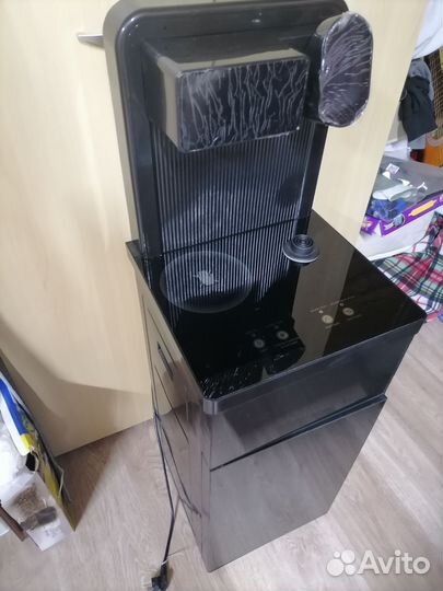 Кулер для воды напольный YH38