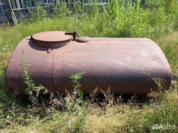 Цистерна металлическая 1,5 кбм