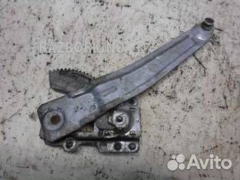 Стеклоподъемник механический задний правый