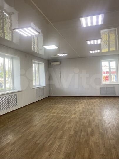Торговая площадь, 55 м²