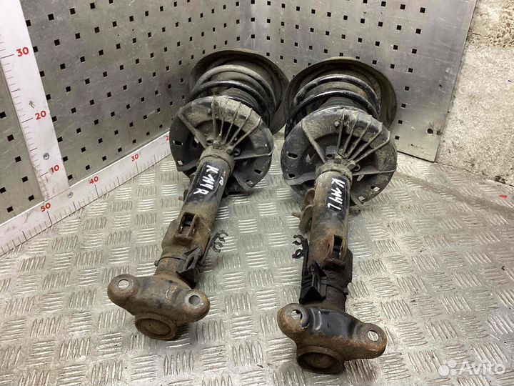 Амортизатор/стойка передняя правая Mercedes-Benz C-Class