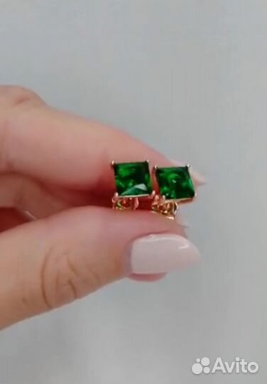 Серьги гвоздики цвет изумруд