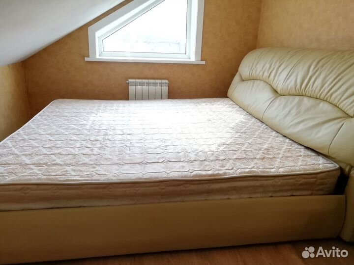 Кровать с матрасом бу