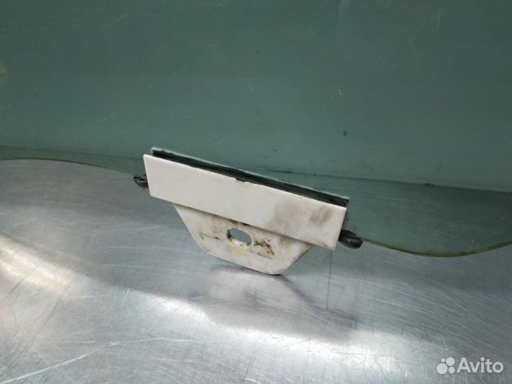 Стекло двери переднее левое Jeep Grand Cherokee