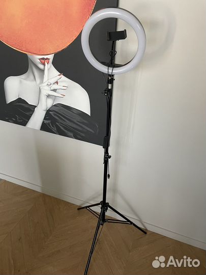 Кольцевая лампа со штативом