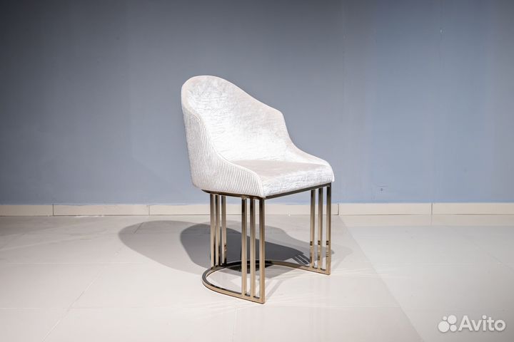 Стол кухонный