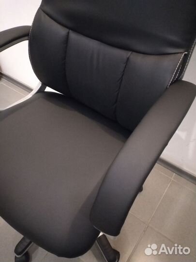 Компьютерное кресло, стул офисный