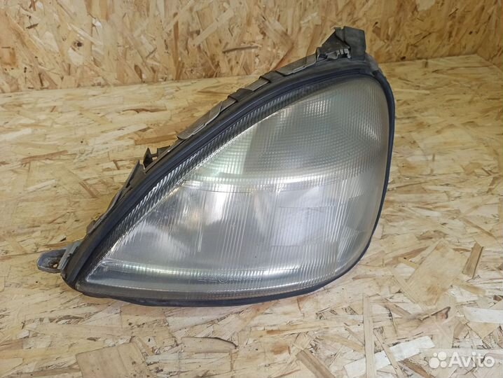 Фара левая Mercedes Benz A160