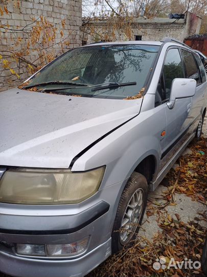 Мицубиси Шариот Грандис - авто по запчастям 2,4 л