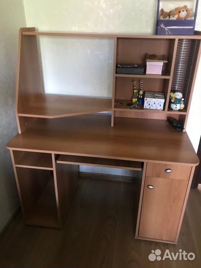 Компьютерный стол