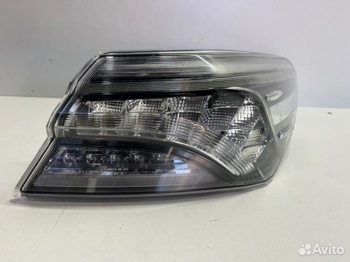 Фонарь наружный задний правый Toyota Camry V70/V75