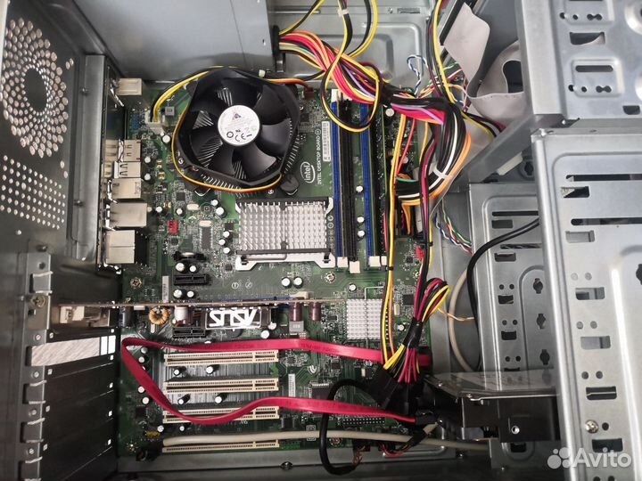 Настольный компьютер с монитором