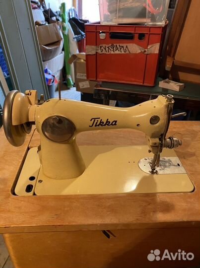 Швейная машина Tirra
