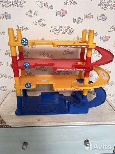 Трек парковка Hot Wheels