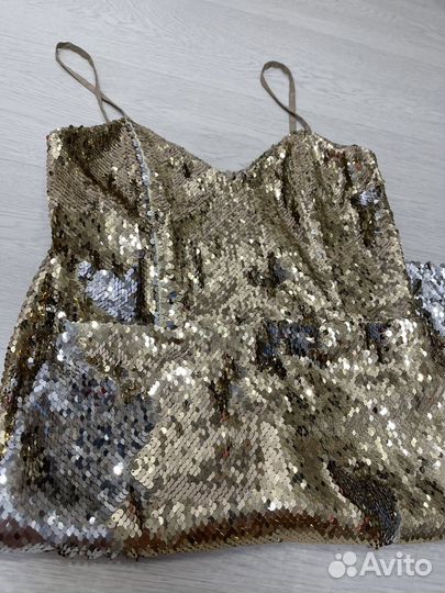 Вечернее платье в паетках