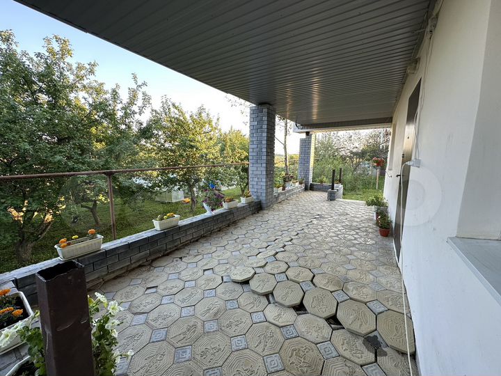 Дом 300 м² на участке 10 сот.