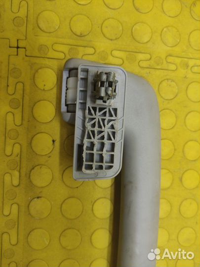 Ручка потолка Skoda Octavia лифтбек A8 DJK 2021