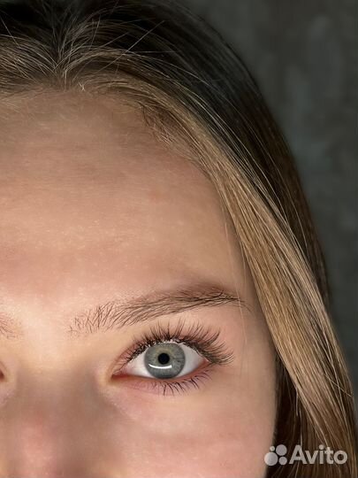 Модель на наращивание ресниц