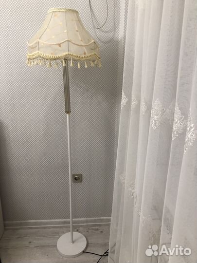 Торшер напольный