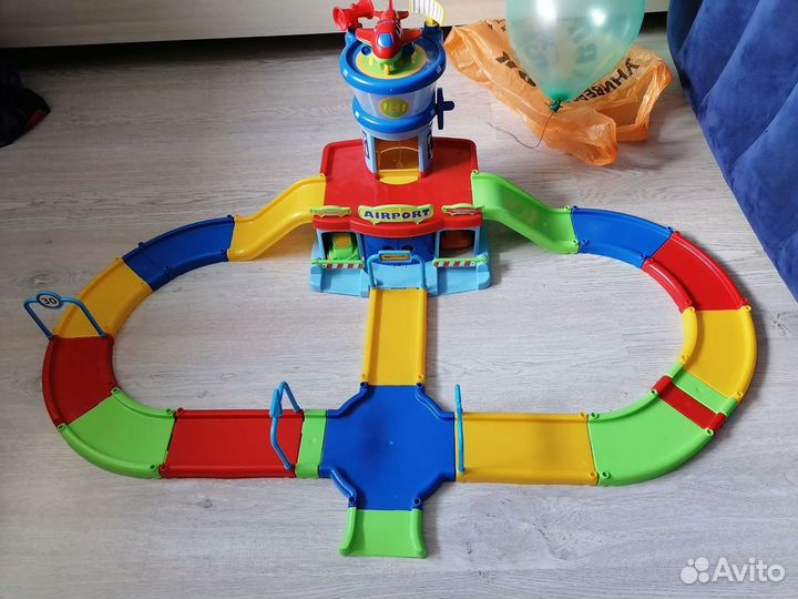 Аэропорт. Трек для машинок