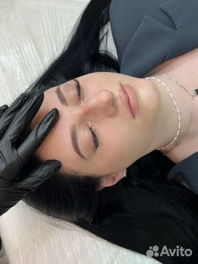 Перманентный макияж бровей