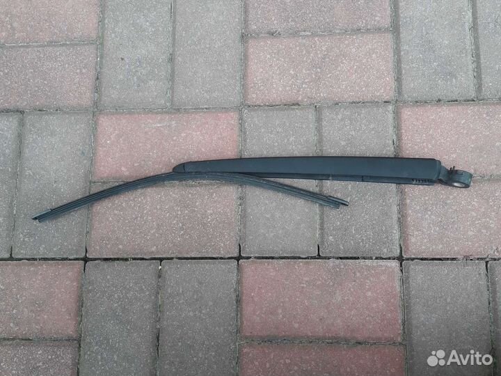 Поводок стеклоочистителя задний Skoda Octavia A5