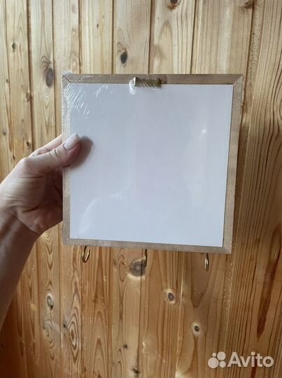 Ключница из дерева