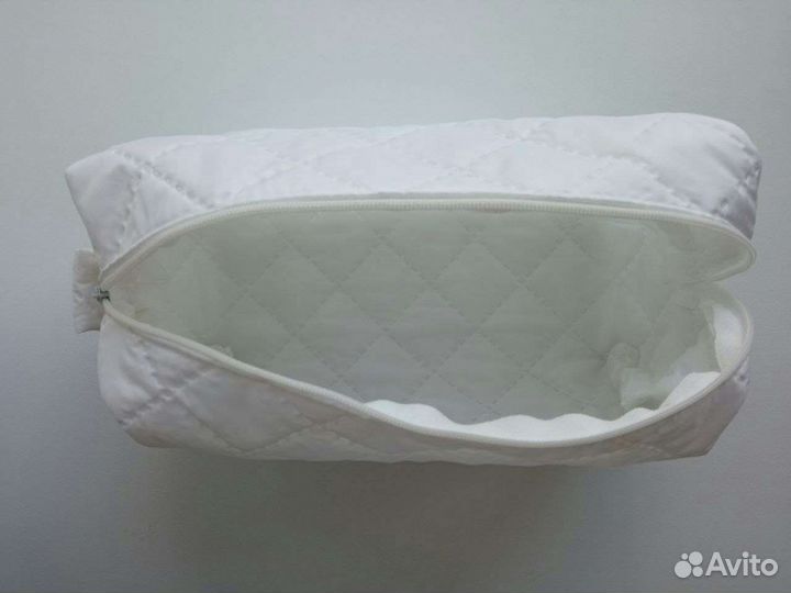 Новая косметичка белая большая