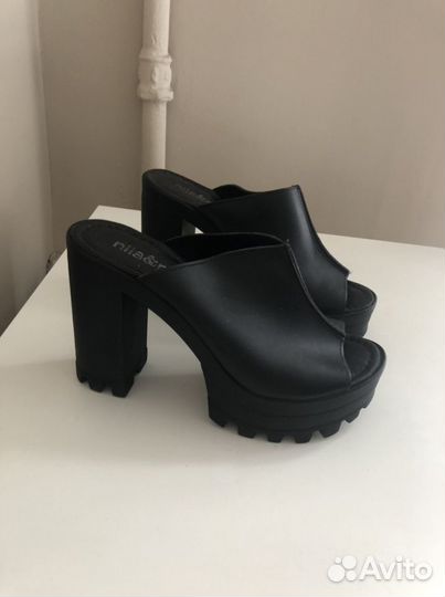 Босоножки. Сабо