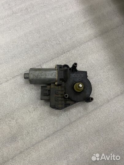 Мотор стеклоподъемника передний правый Ауди А4 Б5