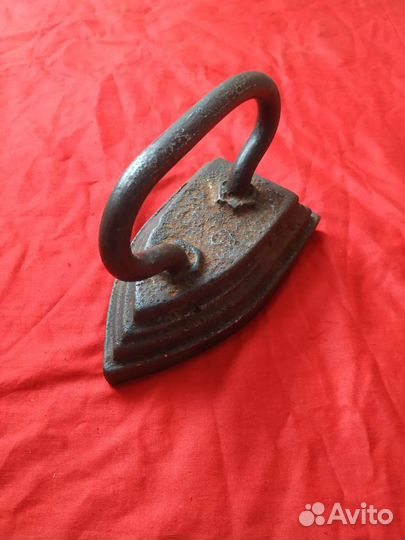 Утюг старинный чугунный