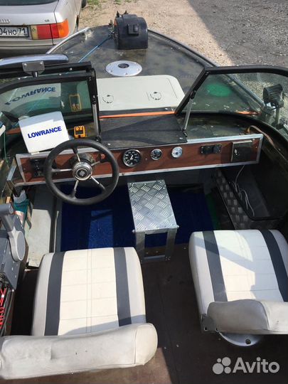 Катер с мотором