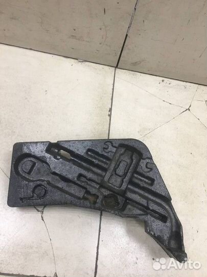 Ящик для инструментов в багажник Audi Q7