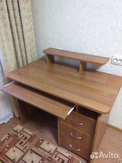 Компьютерный стол