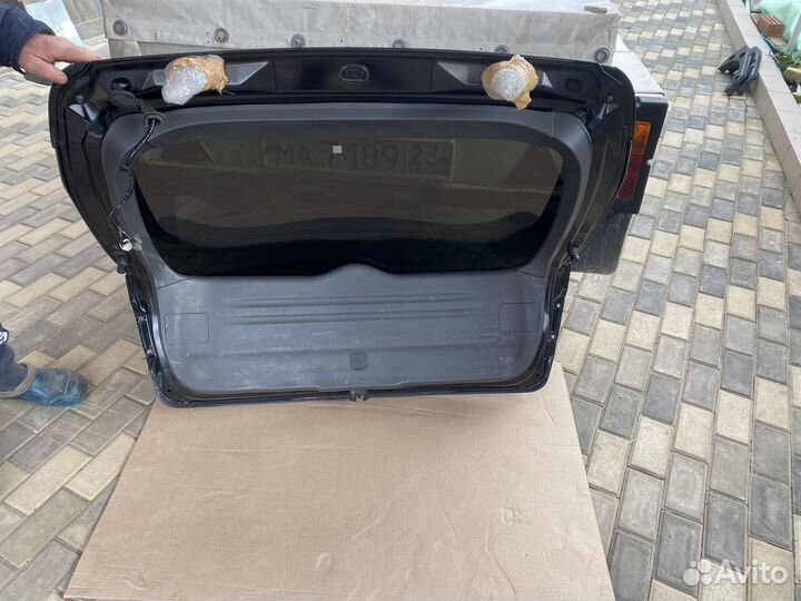 Пятая дверь impreza gh