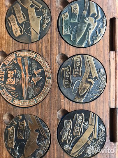 Медали настольные памятные иж кб