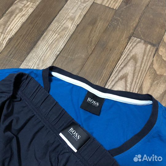 Лёгкий хлопковый костюм Hugo Boss шорты футболка