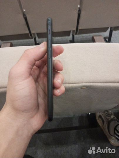 iPhone SE (2020), 64 ГБ