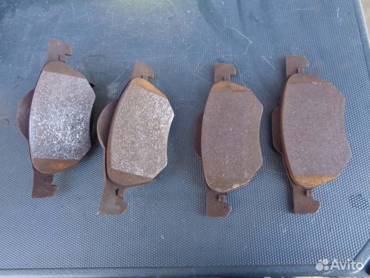 Тормозные колодки переднее Honda Accord CL7 K20Z2