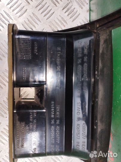 Дефлектор центральный Peugeot 206