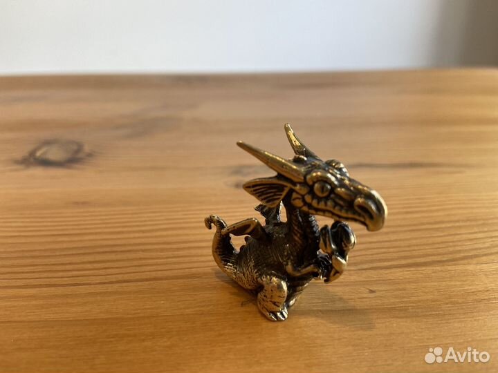 Фигурка. Статуэтка. Дракон