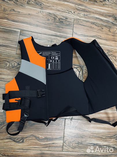 Спасательный жилет для плавания и водного спорта