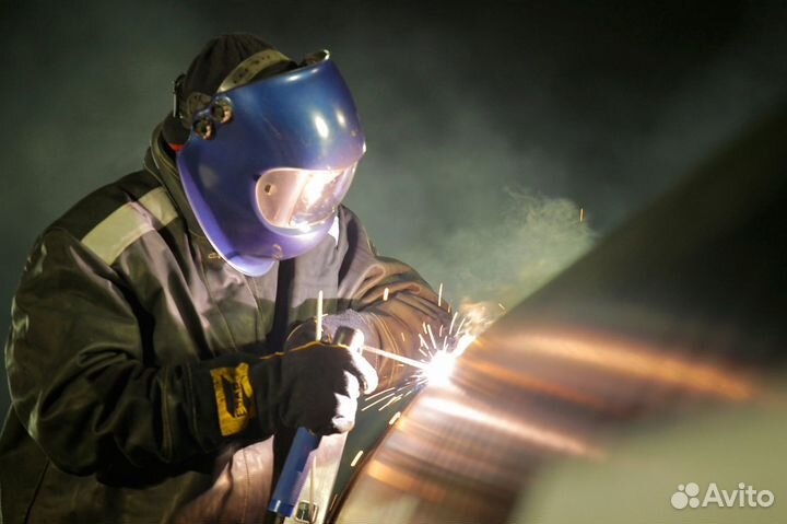 Сварщик металлоконструкций, вахта