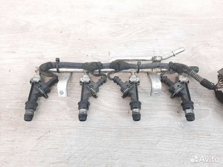 Топливная рампа 1.6 Opel Astra H