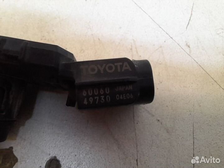 Датчик парковки (парктроник) передний Toyota Camry
