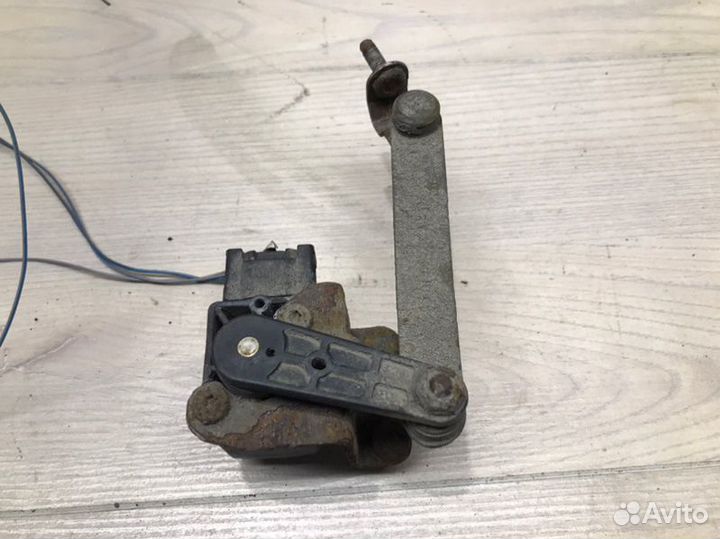 Датчик уровня кузова Mercedes E-Class W211